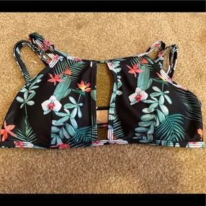 NWT -Cupshe Padded (removable) Bikini Top
